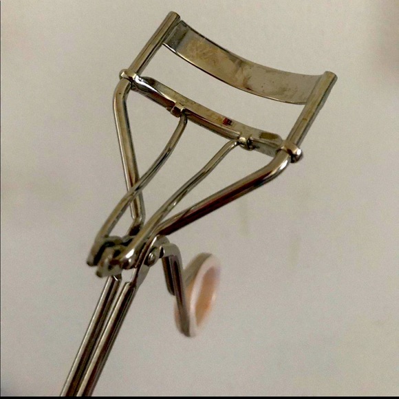 Mary Kay Eyelash Curler - Silver/pale pink - Picture 4 of 4